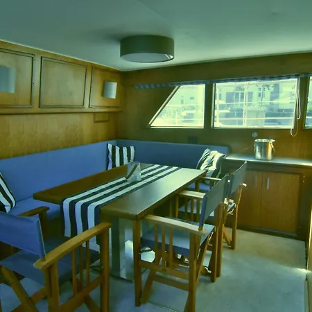 Eignerkabine Auf 22m-motoryacht * فلنسبورغ