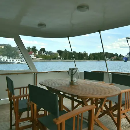 Eignerkabine Auf 22m-motoryacht بوتيل *
